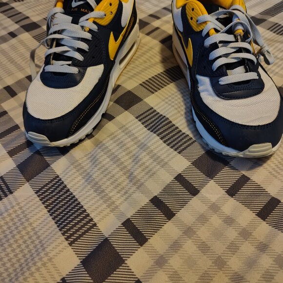 Air max 90 Michigan colors - Picture 3 of 5